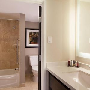 One-Bedroom Room Pure
